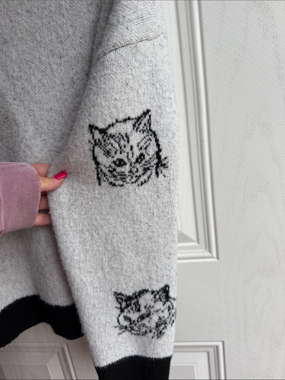 Cat Sweater XL Black White Fuzzy Knit Cat Face Pullover - Picture 5 of 7